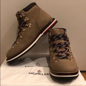 NWT Moncler Blanche hiking boots w/ subtle sparkle
